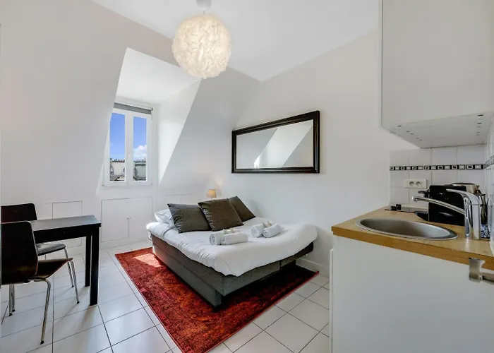 Marais Rosiers Paris