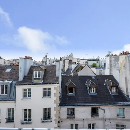 Marais Rosiers Paris